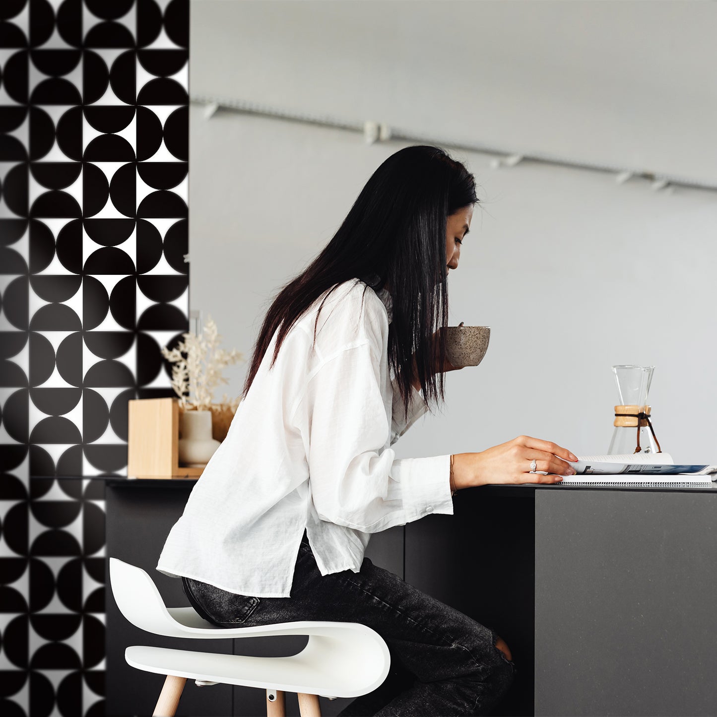 Geometric Black and White Peel and Stick Wallpaper in US | RollsRolla